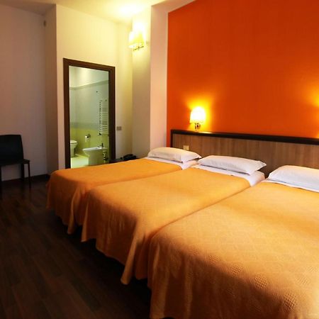 Lux Hotel Durante Milano Eksteriør billede