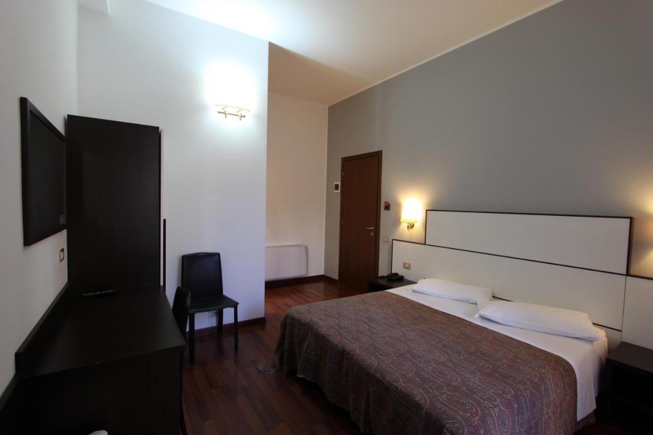 Lux Hotel Durante Milano Eksteriør billede
