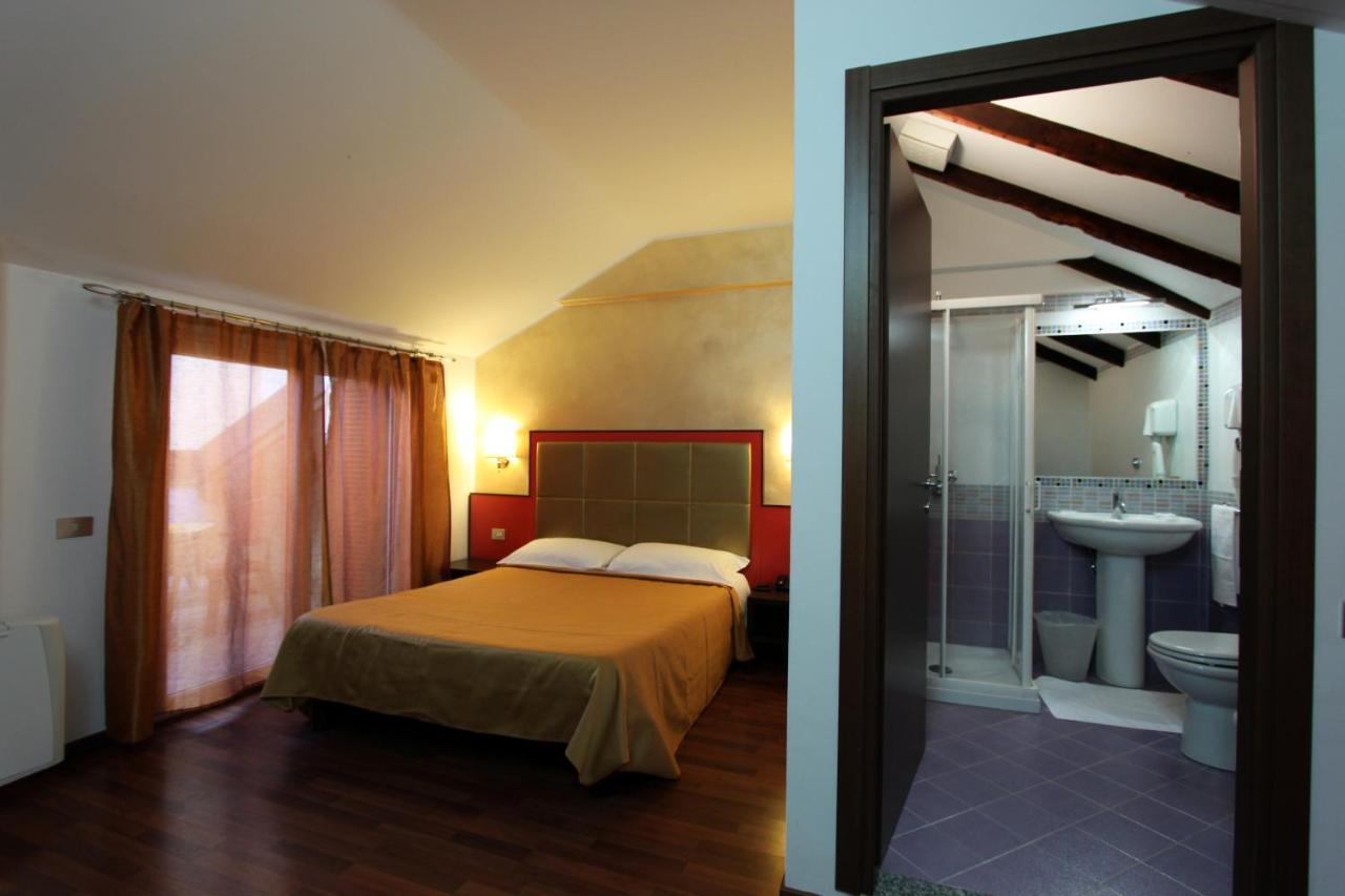 Lux Hotel Durante Milano Eksteriør billede