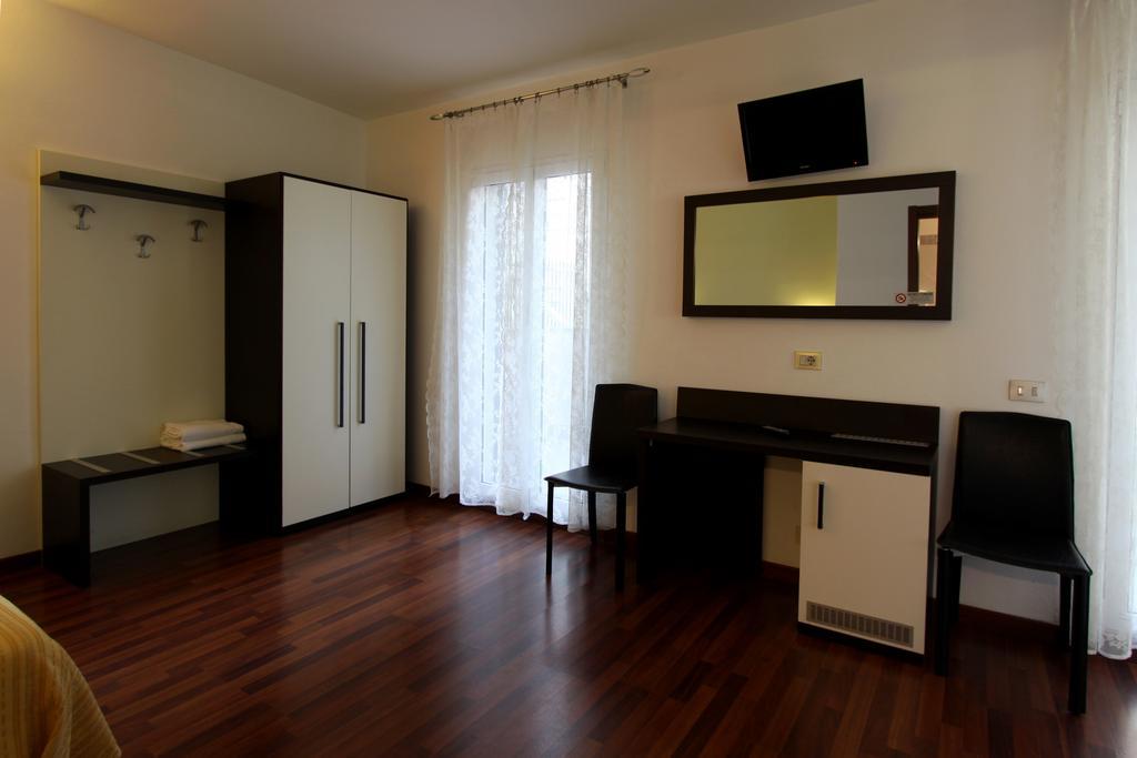 Lux Hotel Durante Milano Eksteriør billede