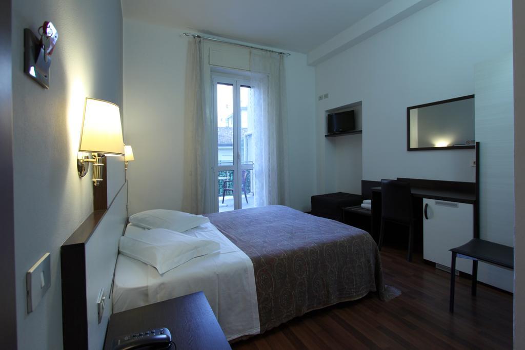 Lux Hotel Durante Milano Eksteriør billede
