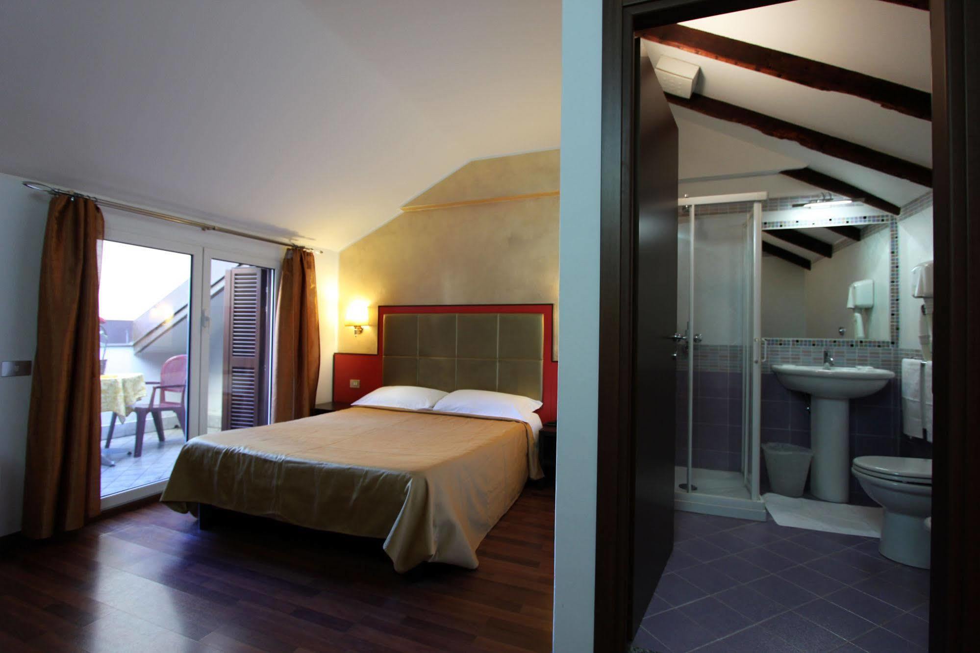 Lux Hotel Durante Milano Eksteriør billede