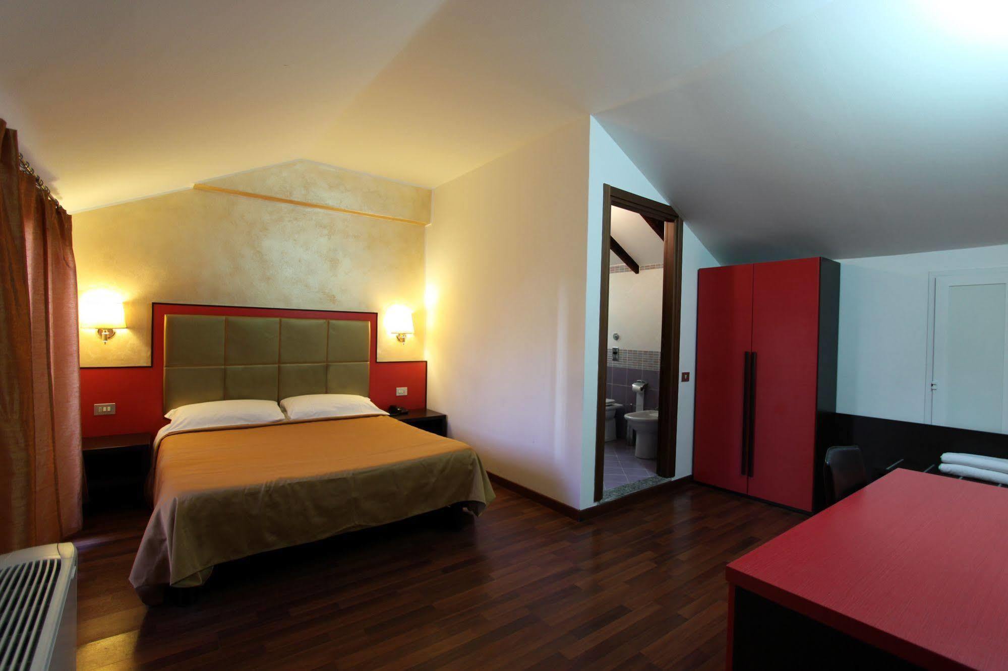 Lux Hotel Durante Milano Eksteriør billede
