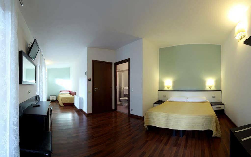 Lux Hotel Durante Milano Eksteriør billede